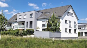 Erfolgreich vermittelt! Exklusive 4 Zi.-EG-Wohnung mit Garten in Gärtringen!