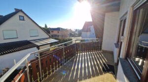 1801 – Blitzsaubere 3,5 Zi.- Wohnung mit Küche und Balkon in ruhiger Lage in Öschelbronn!