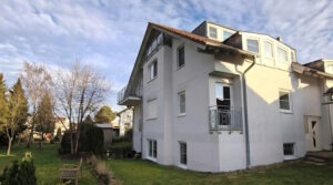 1820 – Wohnen über zwei Ebenen – charmante Maisonette mit Balkon & hellem Studio in Ergenzingen!