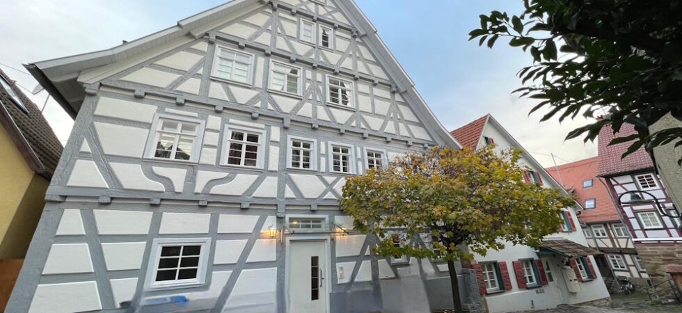 1815 – Stilvolle 2 Zi.-Wohnung im denkmalgeschützten Fachwerkhaus in Herrenberg!