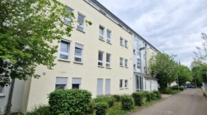 1817 – Schöne 2 Zi.-EG-Wohnung mit Terrasse und TG-Stellplatz im Herrenberger „Musikerviertel“! 1817 – Schöne 2 Zi.-EG-Wohnung mit Terrasse und TG-Stellplatz im Herrenberger „Musikerviertel“!