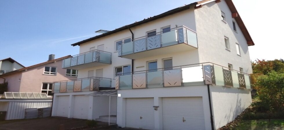 1824 – Schöne 3-Zi.-WHG mit schicker EBK, Balkon und Garage in top Lage von Heimsheim!